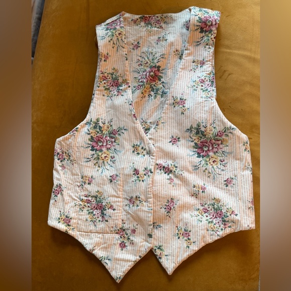 Reversible vest - Picture 5 of 9